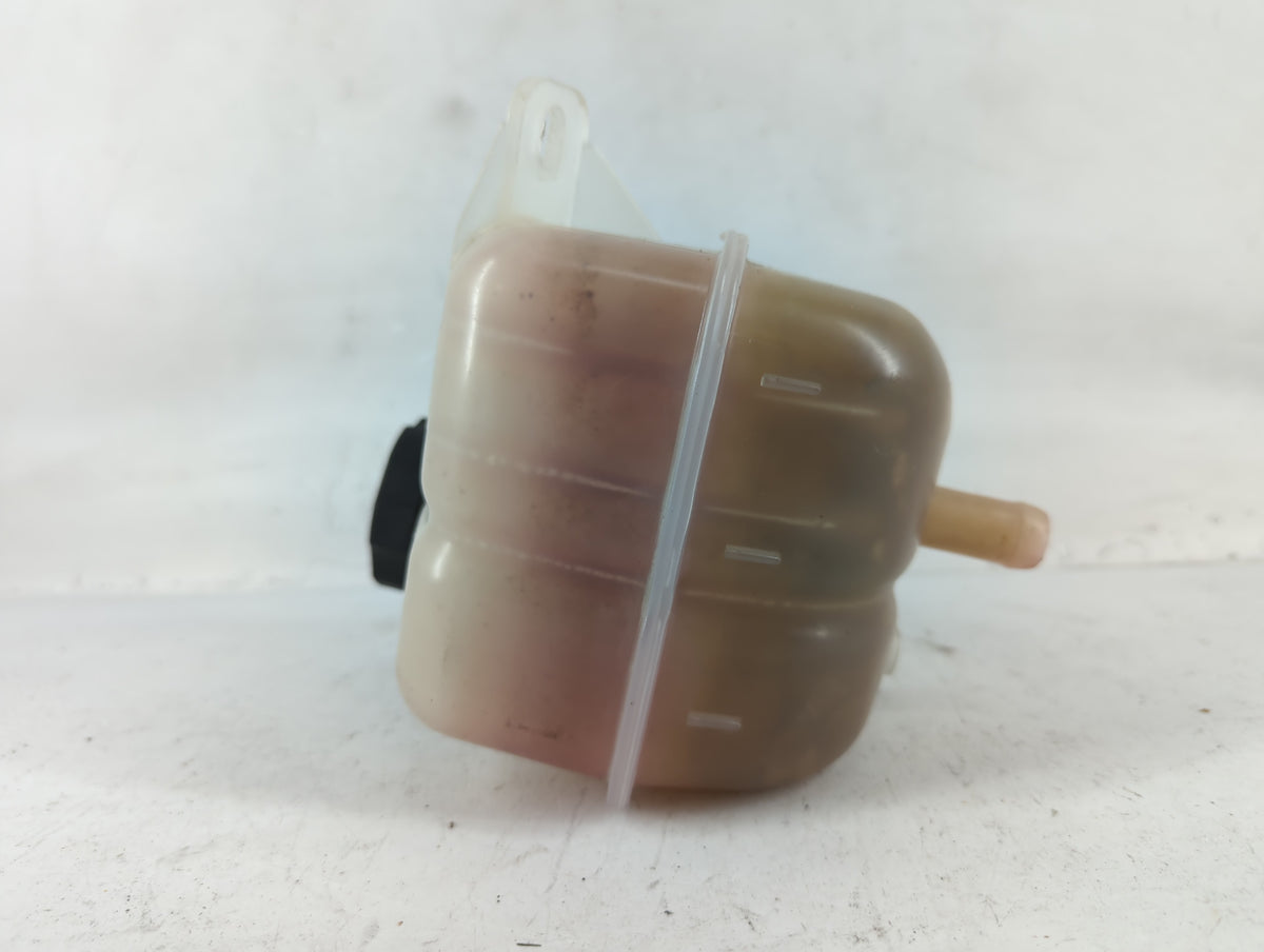 2007 Chevrolet Malibu Radiator Coolant Overflow Expansion Tank Bottle 696068 - Oemusedautoparts1.com