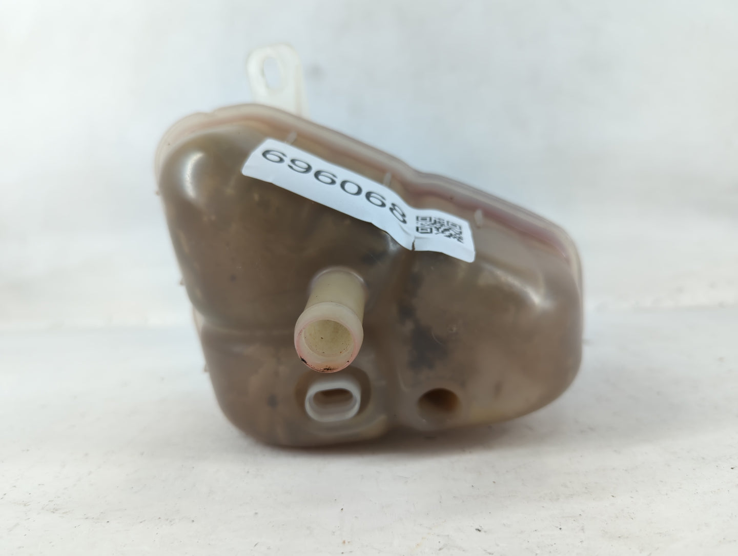 2007 Chevrolet Malibu Radiator Coolant Overflow Expansion Tank Bottle 696068 - Oemusedautoparts1.com