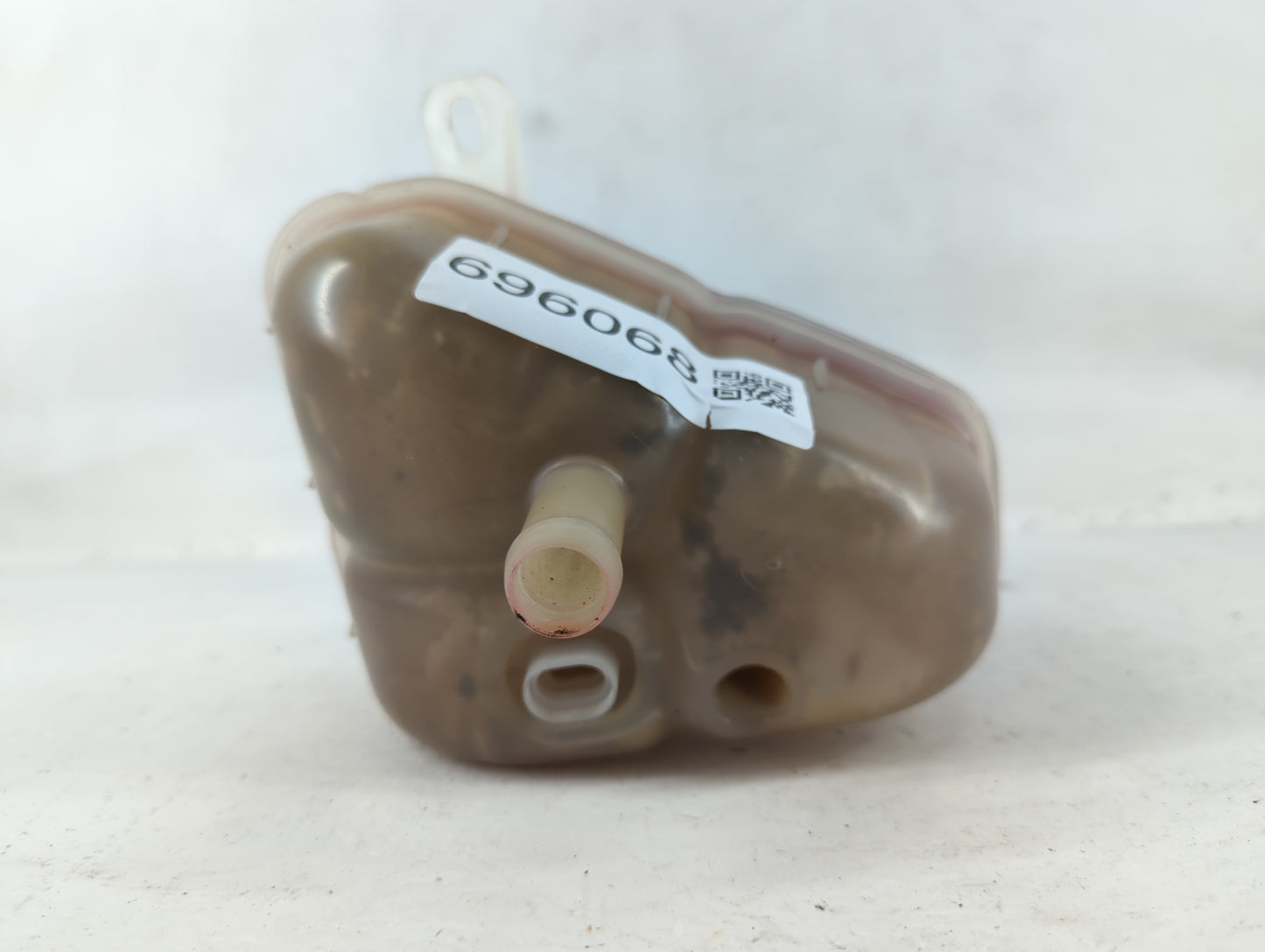 2007 Chevrolet Malibu Radiator Coolant Overflow Expansion Tank Bottle 696068 - Oemusedautoparts1.com