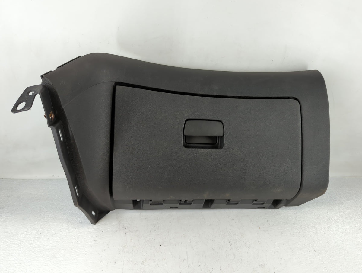 2010 Chevrolet Malibu Passenger Glove Box Door Storage Compartment 696093 - Oemusedautoparts1.com