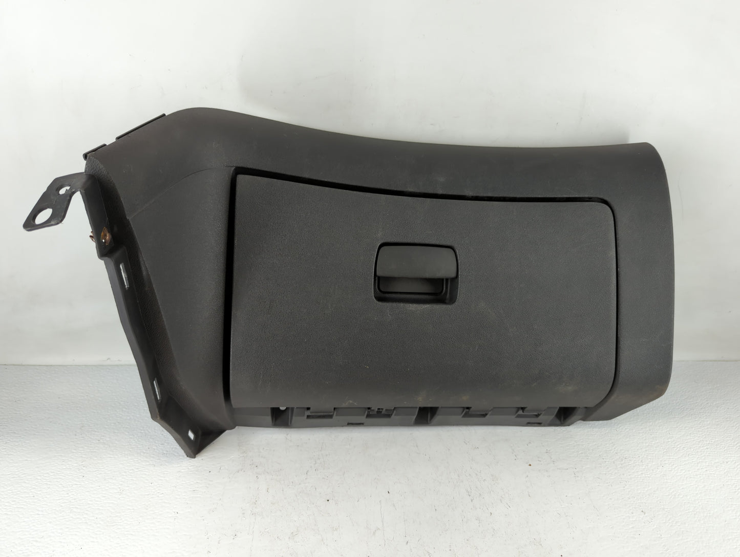 2010 Chevrolet Malibu Passenger Glove Box Door Storage Compartment 696093 - Oemusedautoparts1.com