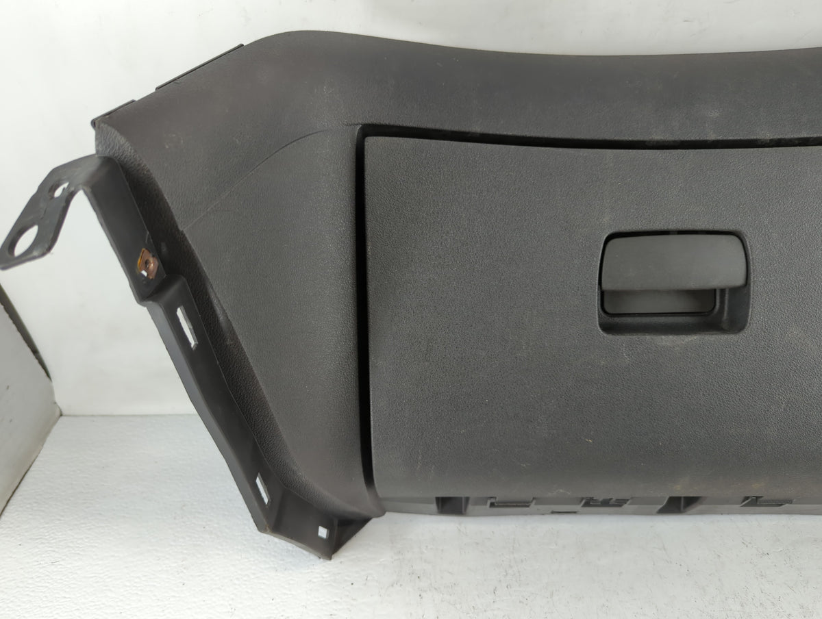 2010 Chevrolet Malibu Passenger Glove Box Door Storage Compartment 696093 - Oemusedautoparts1.com