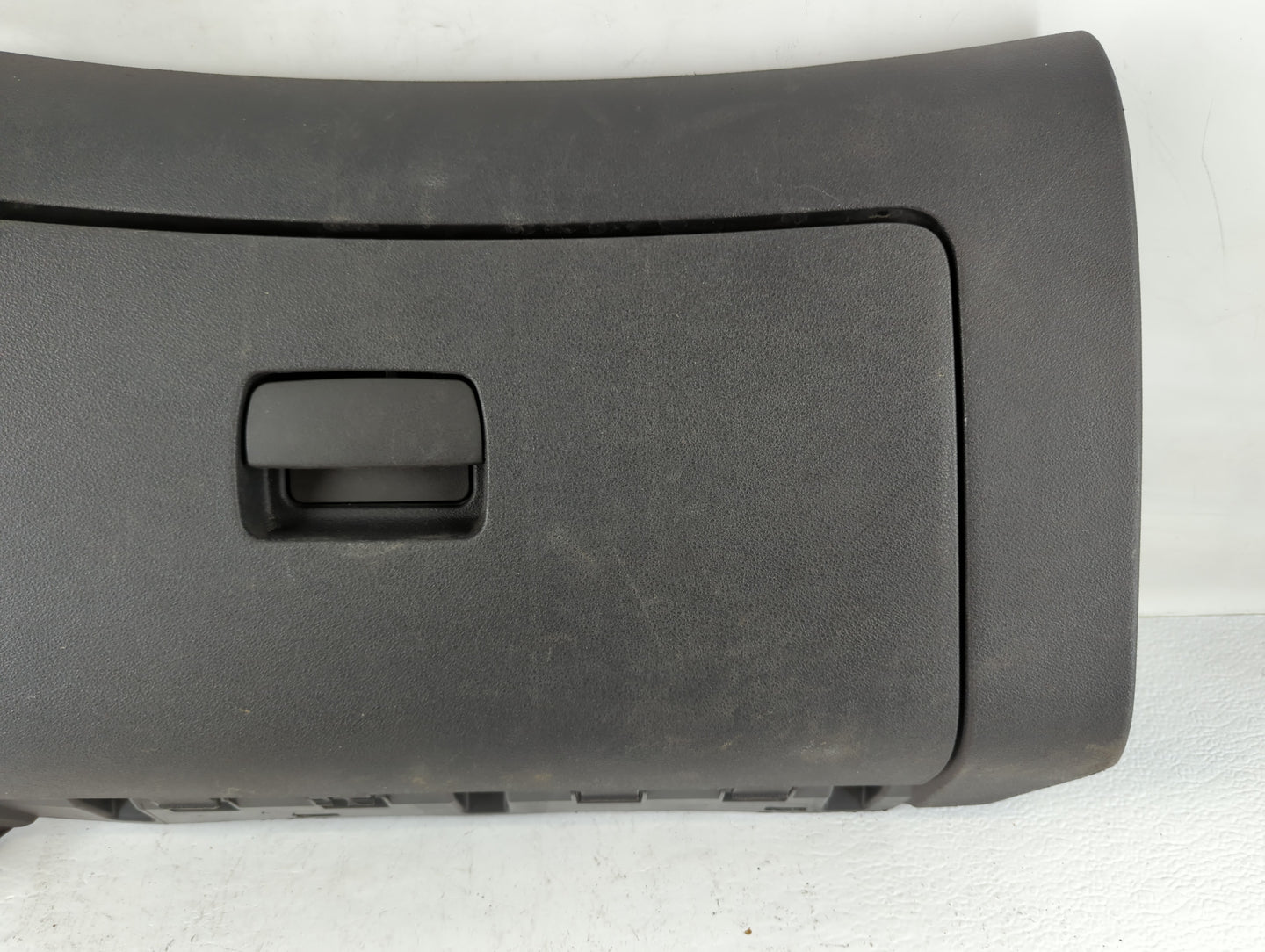 2010 Chevrolet Malibu Passenger Glove Box Door Storage Compartment 696093 - Oemusedautoparts1.com