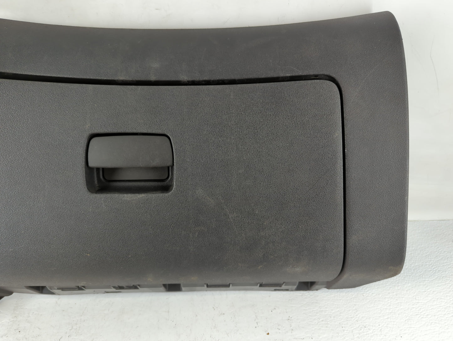 2010 Chevrolet Malibu Passenger Glove Box Door Storage Compartment 696093 - Oemusedautoparts1.com