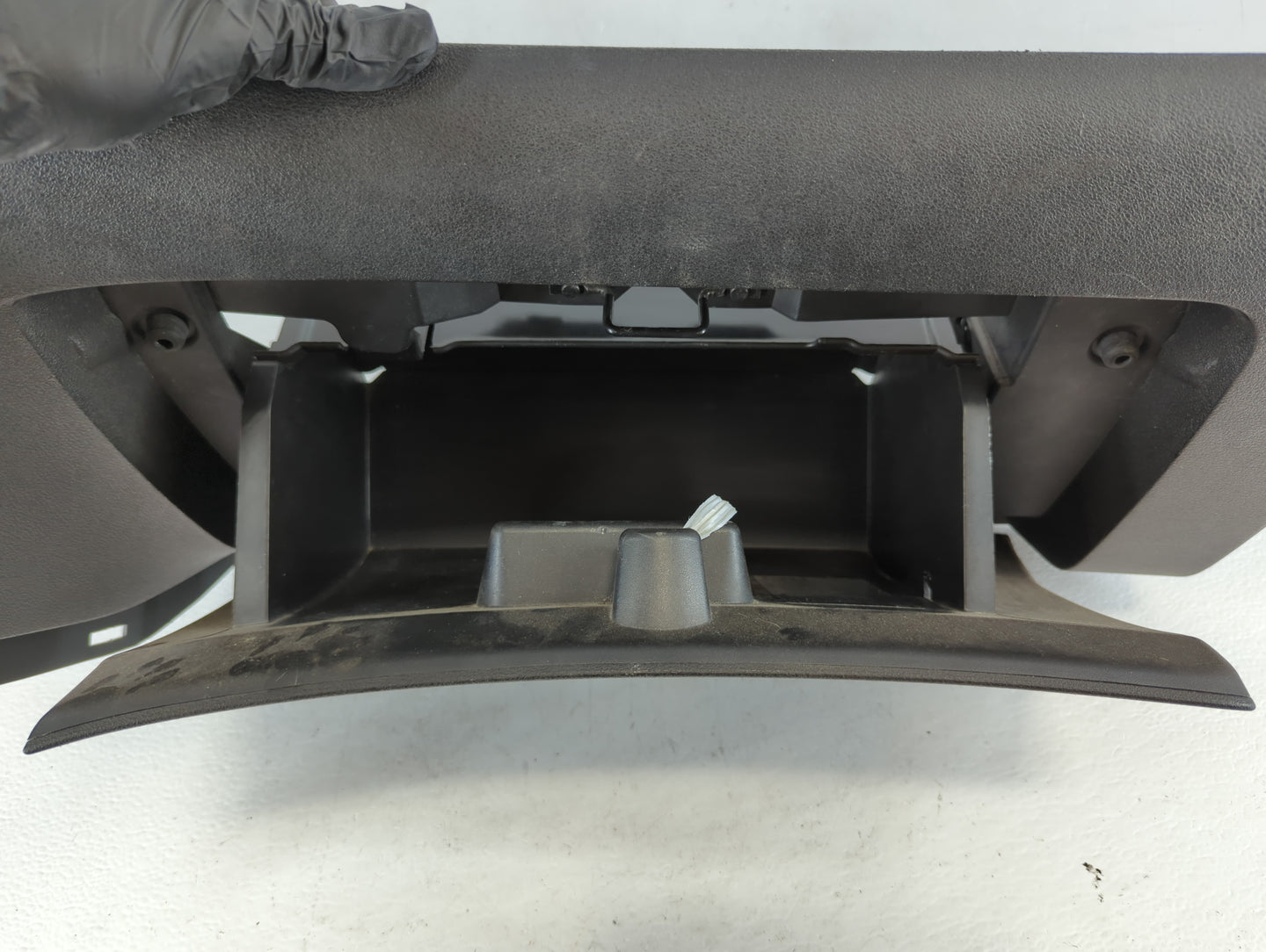 2010 Chevrolet Malibu Passenger Glove Box Door Storage Compartment - Oemusedautoparts1.com