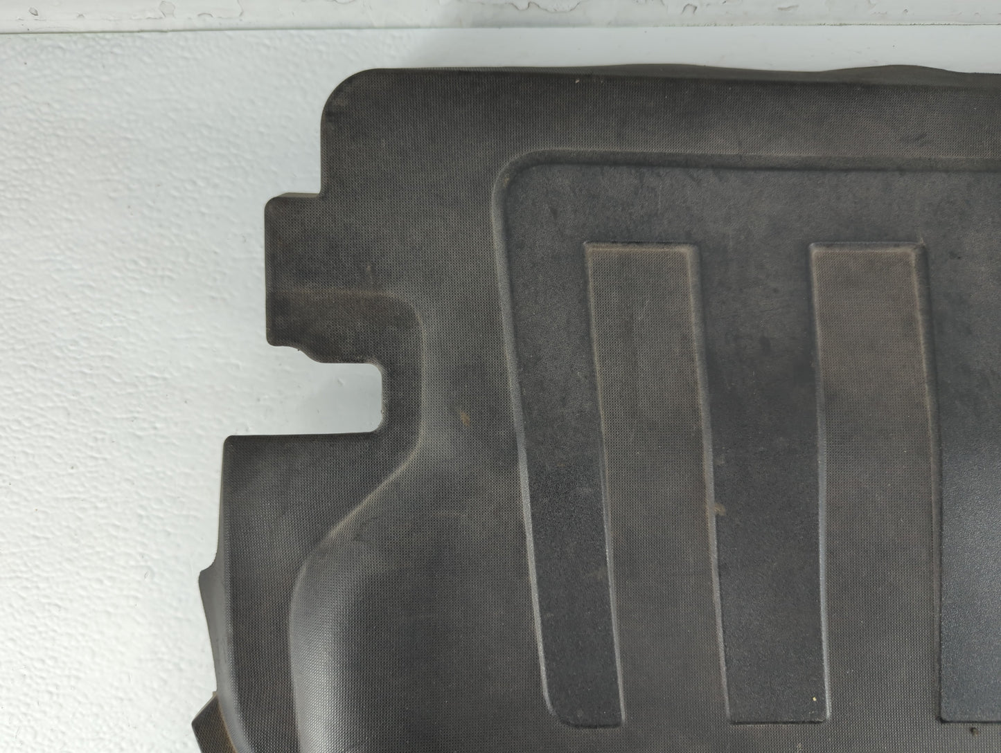 2010 Chevrolet Malibu Engine Cover - Oemusedautoparts1.com