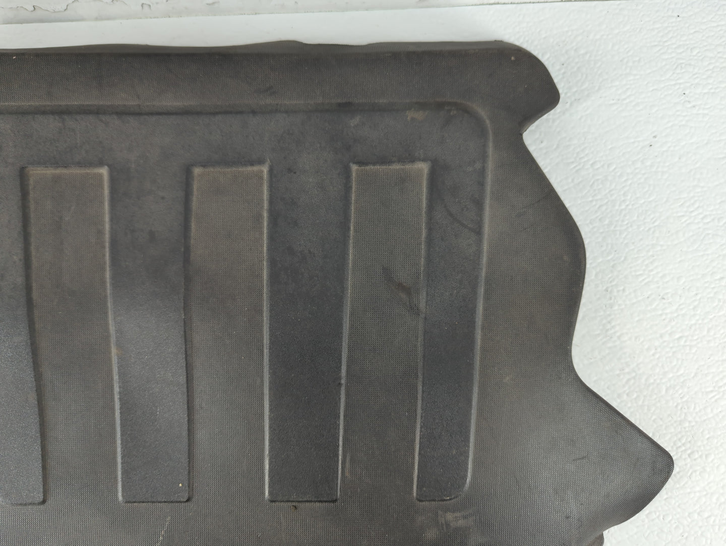 2010 Chevrolet Malibu Engine Cover - Oemusedautoparts1.com