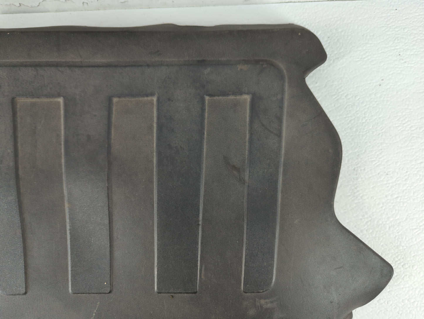 2010 Chevrolet Malibu Engine Cover - Oemusedautoparts1.com