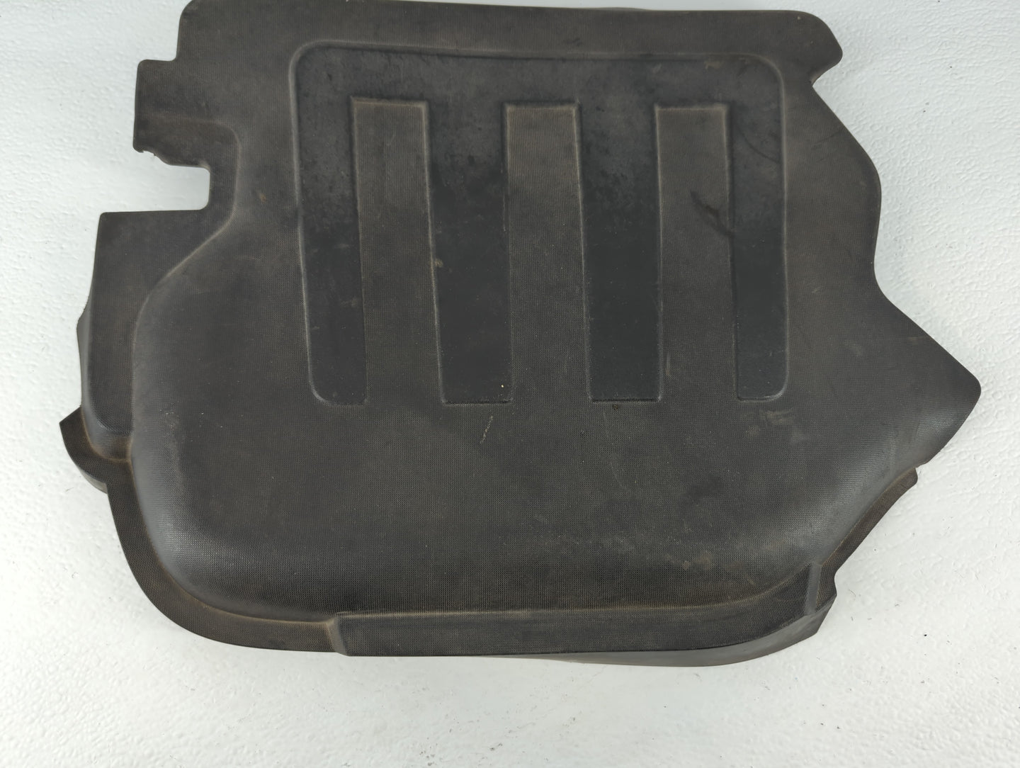 2010 Chevrolet Malibu Engine Cover - Oemusedautoparts1.com