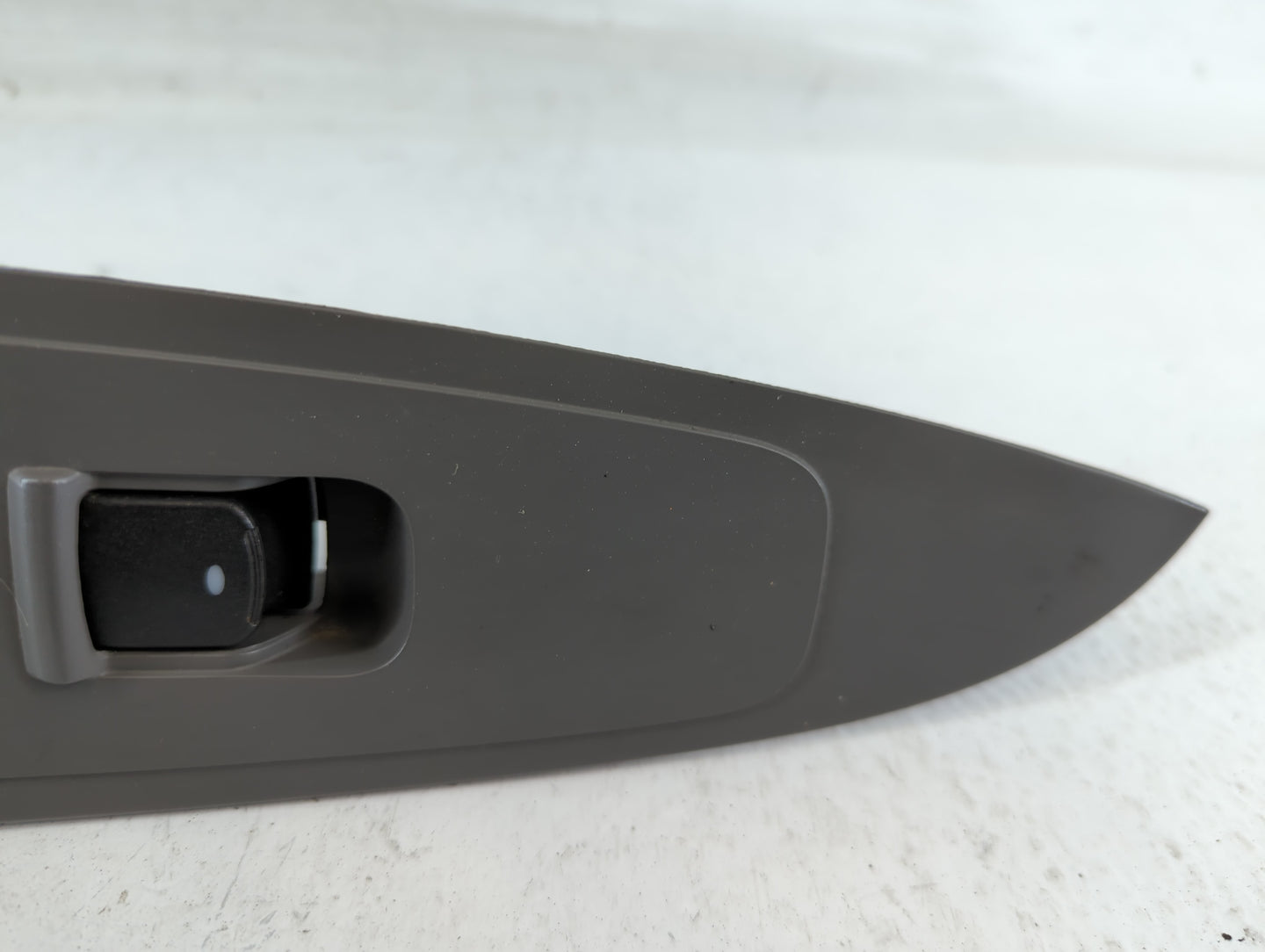 2010-2011 Chevrolet Malibu Master Power Window Switch Replacement Driver Side Left P/N:25952178 Fits Fits 2010 2011 OEM Used