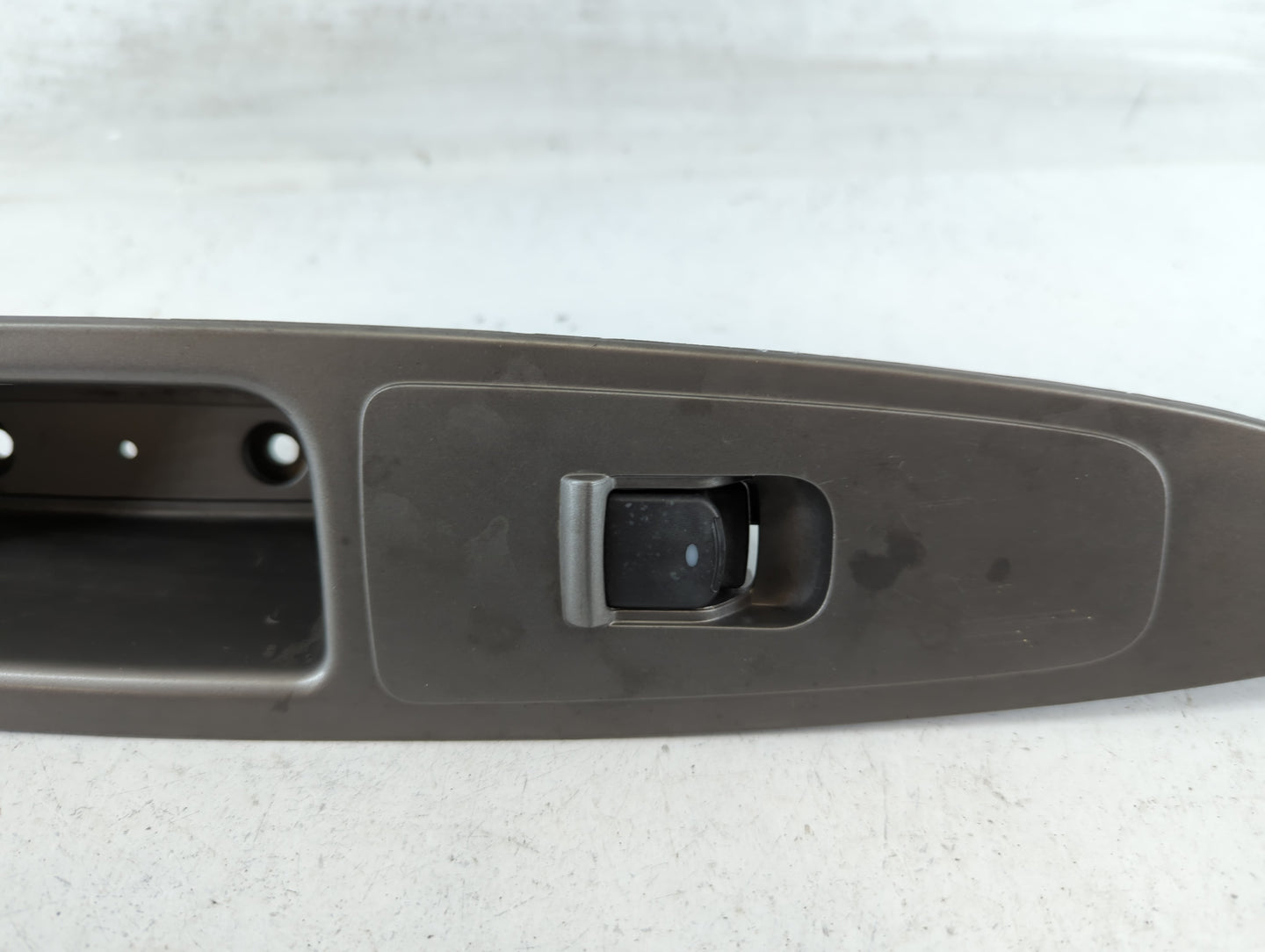 2010-2011 Chevrolet Malibu Master Power Window Switch Replacement Driver Side Left P/N:22684675 Fits Fits 2010 2011 OEM Used