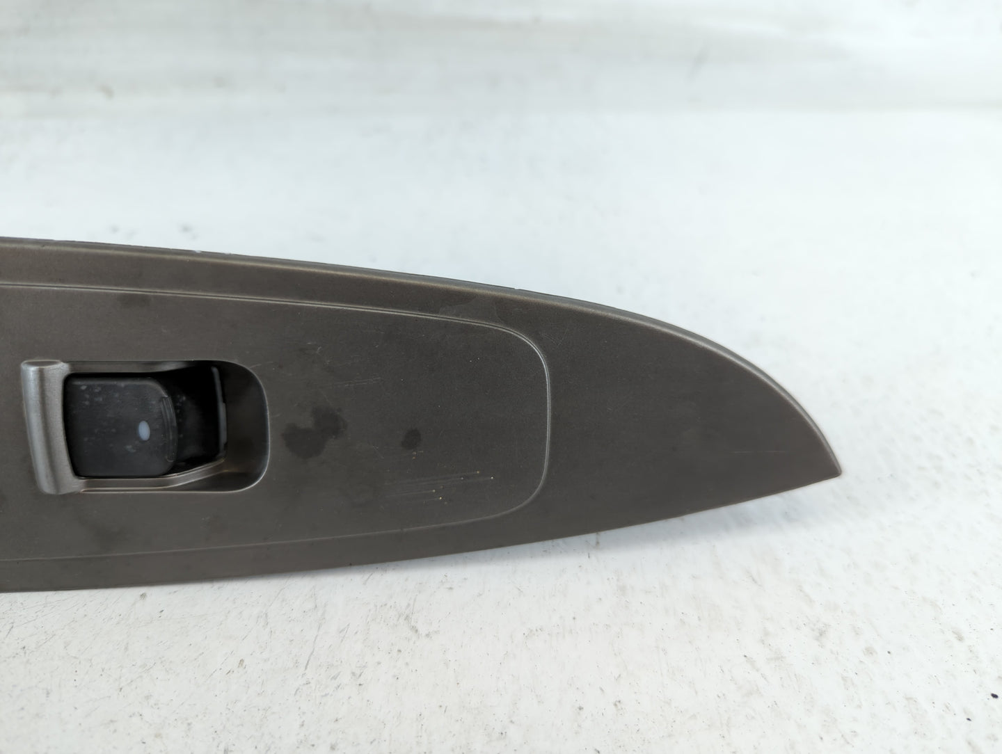 2010-2011 Chevrolet Malibu Master Power Window Switch Replacement Driver Side Left P/N:22684675 Fits Fits 2010 2011 OEM Used