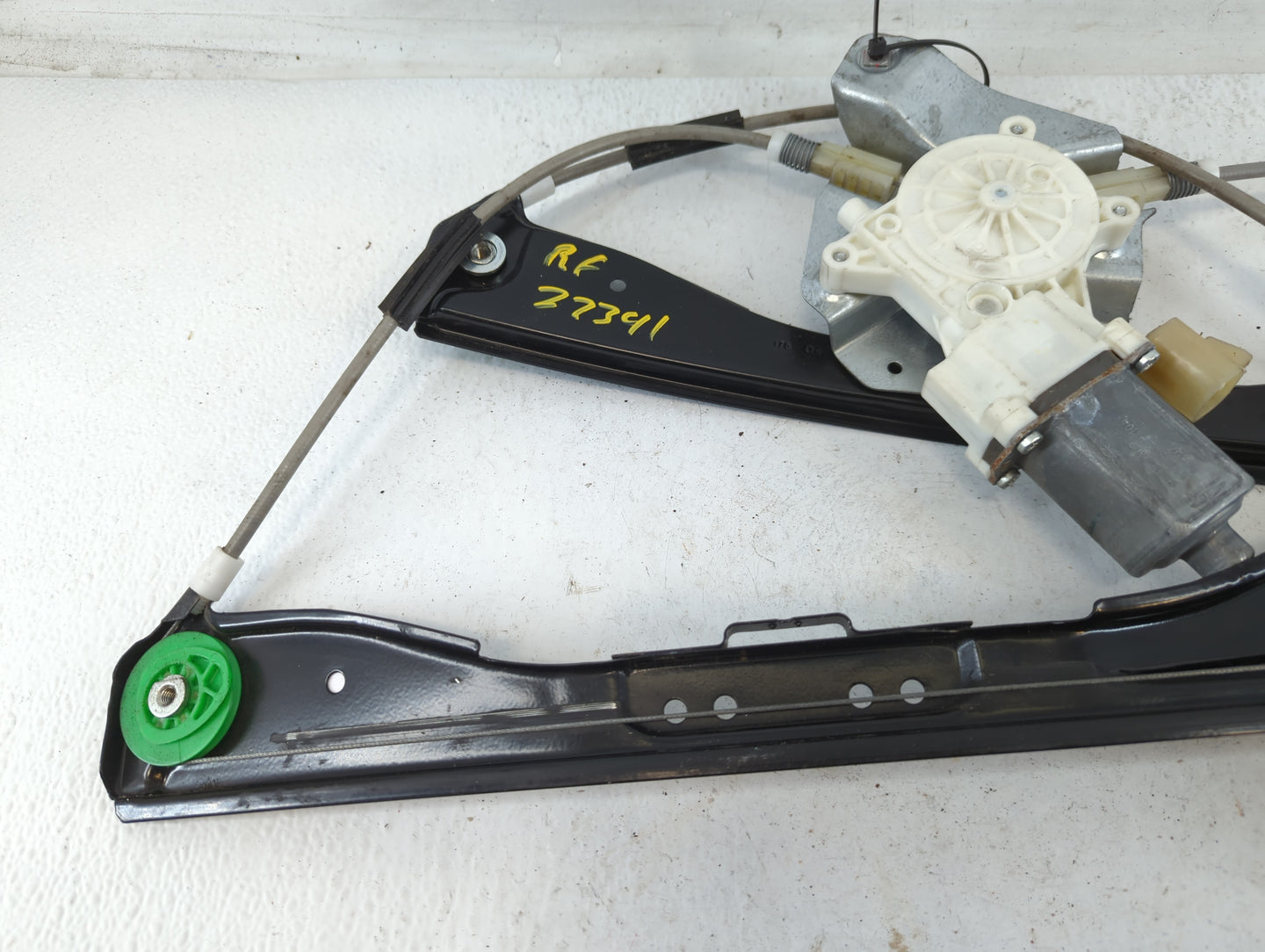 2009-2012 Chevrolet Malibu Window Regulator Passenger Front 700661 - Oemusedautoparts1.com