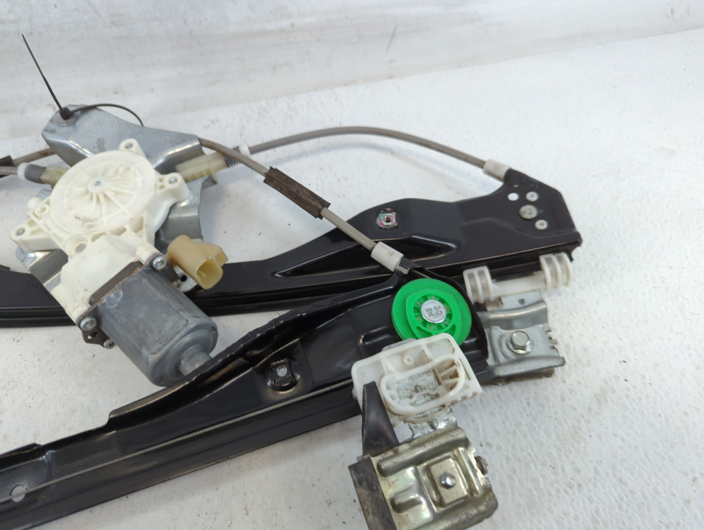 2009-2012 Chevrolet Malibu Window Regulator Passenger Front 700661 - Oemusedautoparts1.com