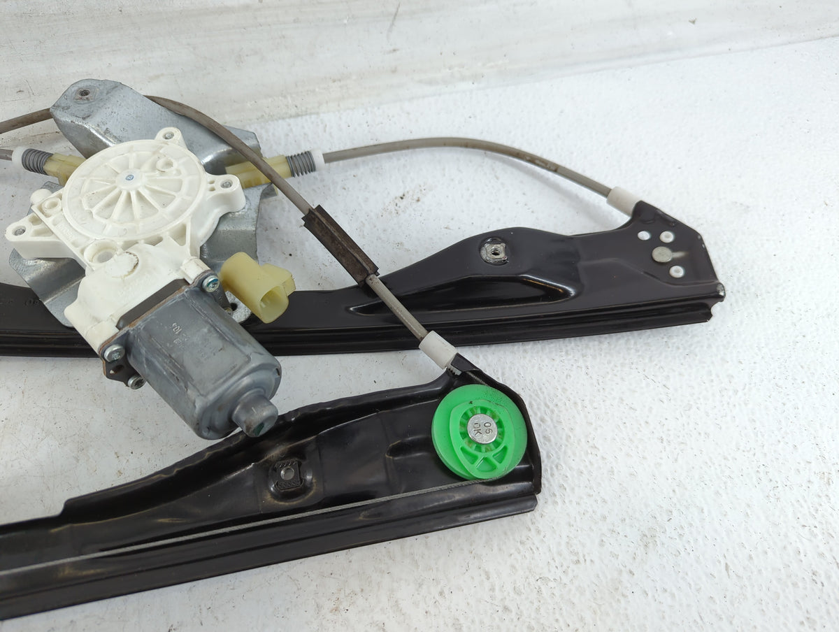 2009-2012 Chevrolet Malibu Used Window Regulator Passenger Front 700828 - Oemusedautoparts1.com