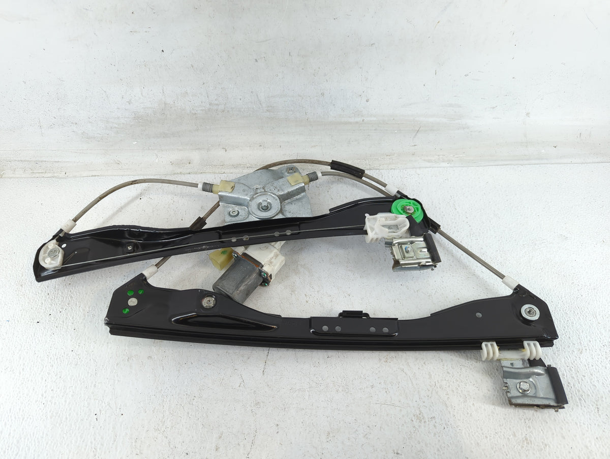 2009-2012 Chevrolet Malibu Used Window Regulator Passenger Front 700828 - Oemusedautoparts1.com