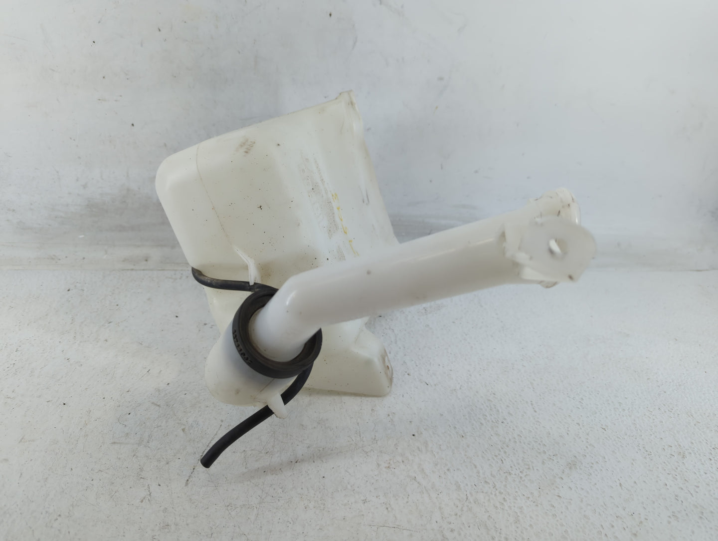 2007 Chevrolet Malibu Radiator Coolant Overflow Expansion Tank Bottle 700882 - Oemusedautoparts1.com