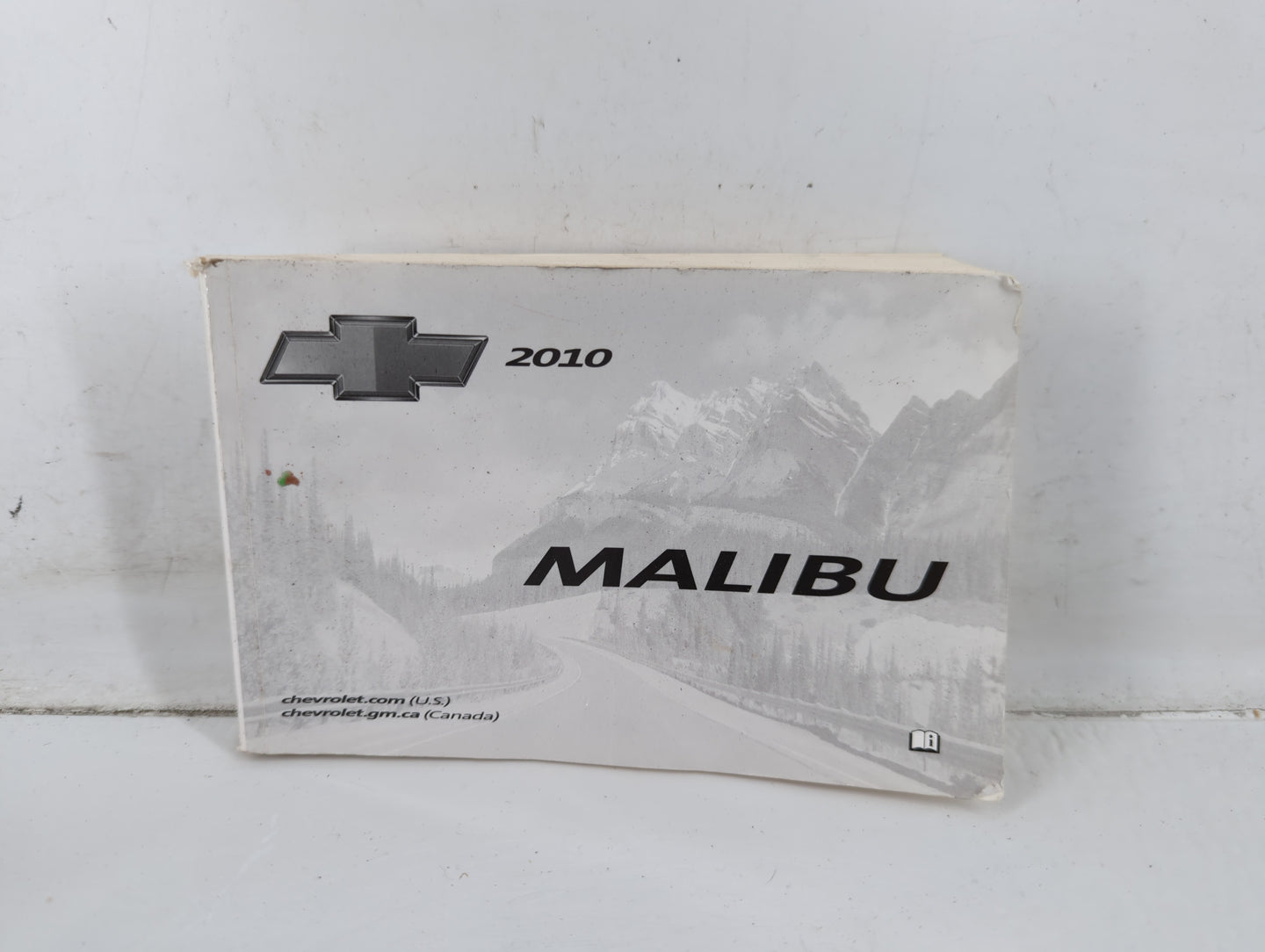2010 Chevrolet Malibu Owners Manual Book Guide P/N:25852253 B OEM Used Auto Parts - Oemusedautoparts1.com