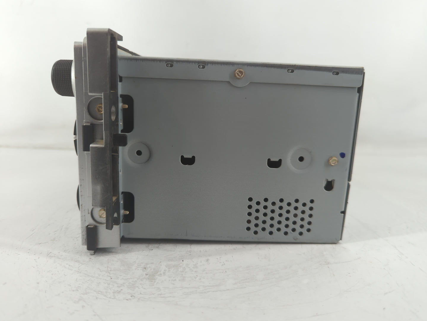 2009-2012 Chevrolet Malibu Am Fm Cd Player Radio Receiver - Oemusedautoparts1.com
