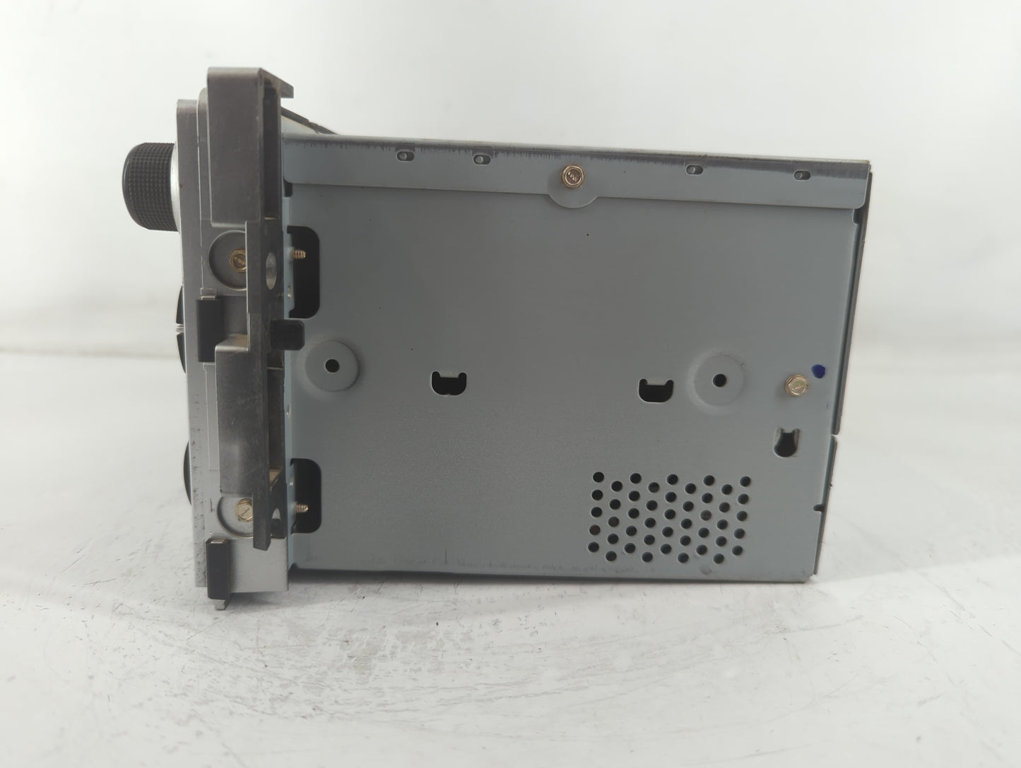 2009-2012 Chevrolet Malibu Am Fm Cd Player Radio Receiver - Oemusedautoparts1.com