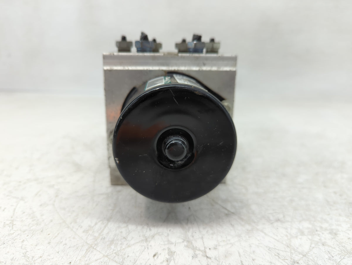 2010 Chevrolet Malibu Anti-Lock Brake ABS Pump Module Actuator OEM P/N:25949990 16607212-N Fits OEM Used Auto Parts - Oemuse
