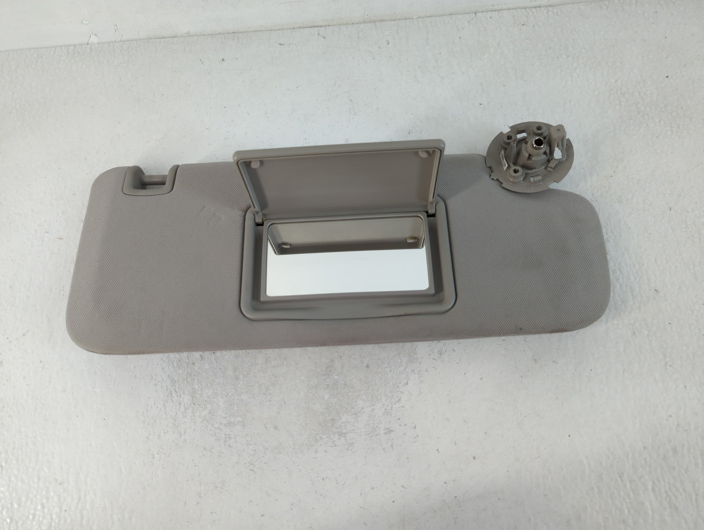 2004-2012 Chevrolet Malibu Sun Visor Shade Replacement Passenger Right Mirror Fits Fits 2004 2005 2008 2009 2010 2011 2012 O