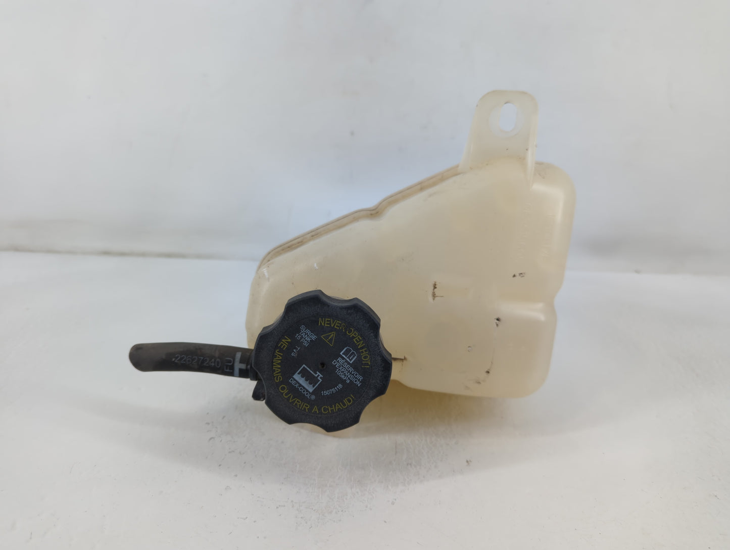 2007 Chevrolet Malibu Radiator Coolant Overflow Expansion Tank Bottle - Oemusedautoparts1.com