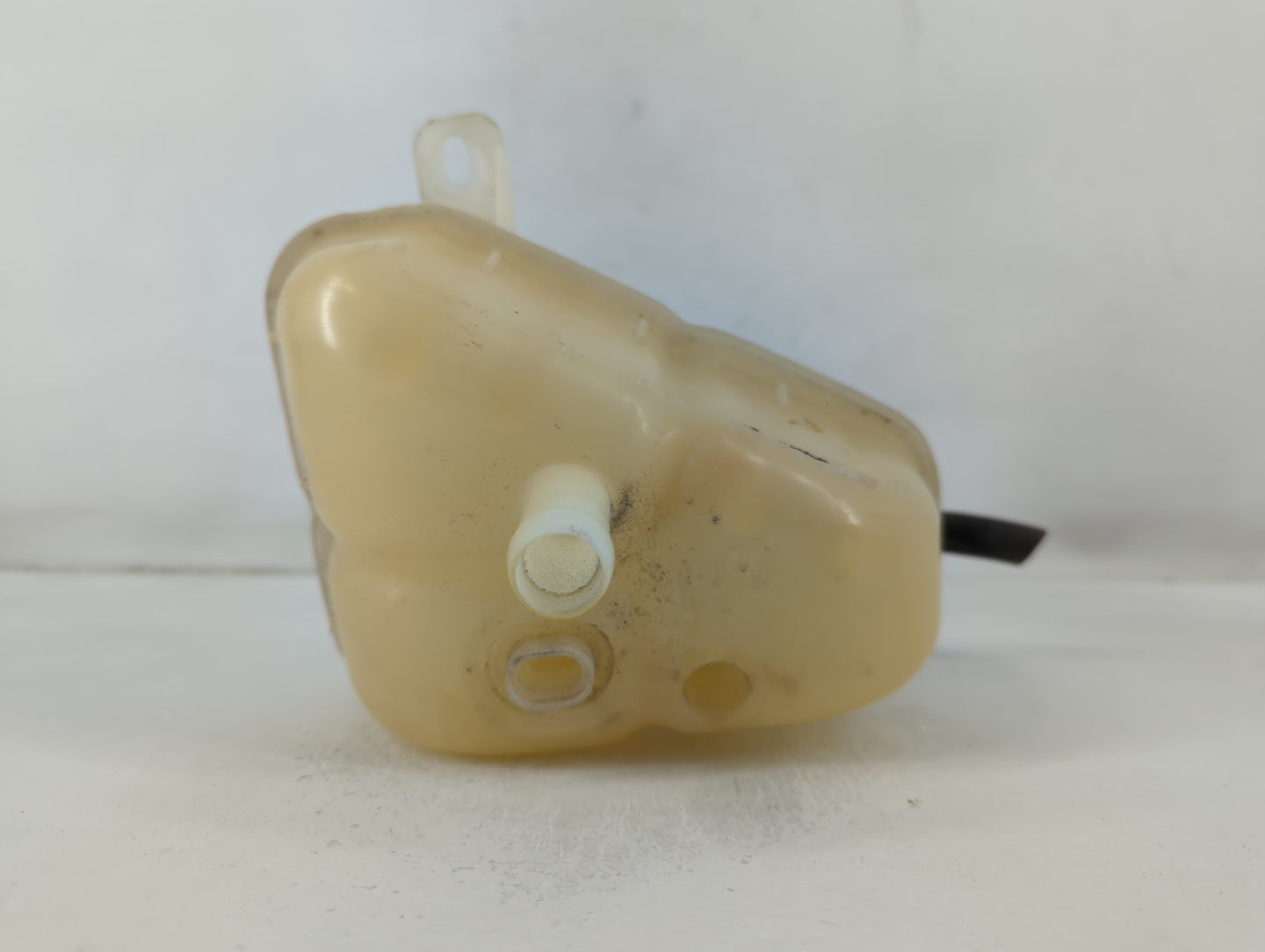2007 Chevrolet Malibu Radiator Coolant Overflow Expansion Tank Bottle - Oemusedautoparts1.com