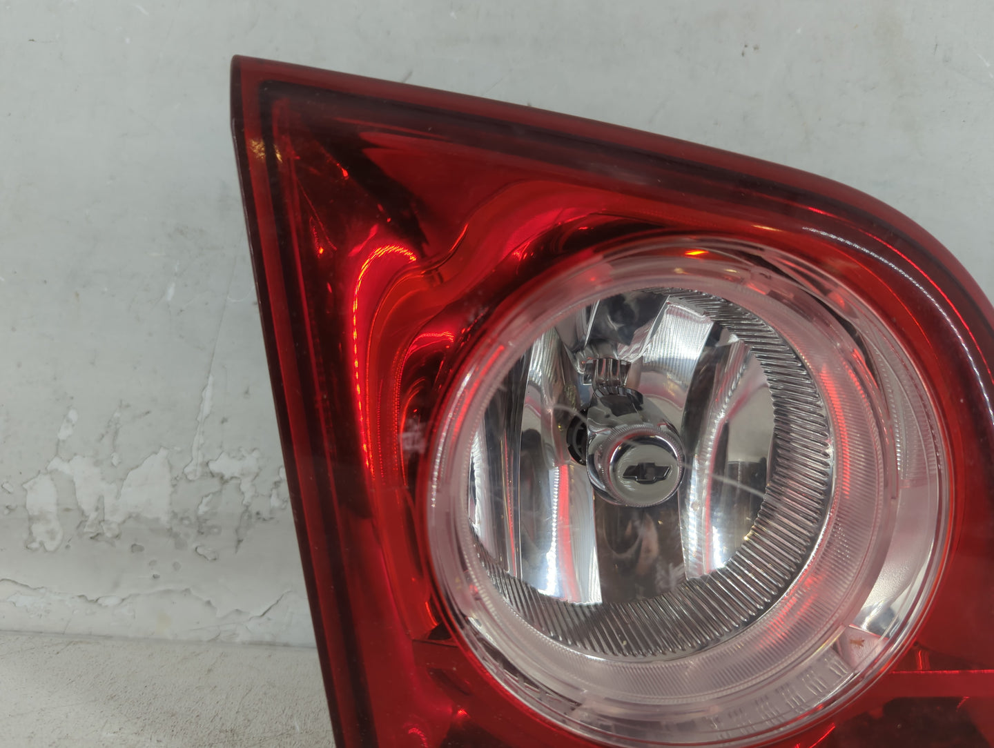 2008-2012 Chevrolet Malibu Rear Center Lid Brake Light Tail Light Fits Fits 2008 2009 2010 2011 2012 OEM Used Auto Parts - O