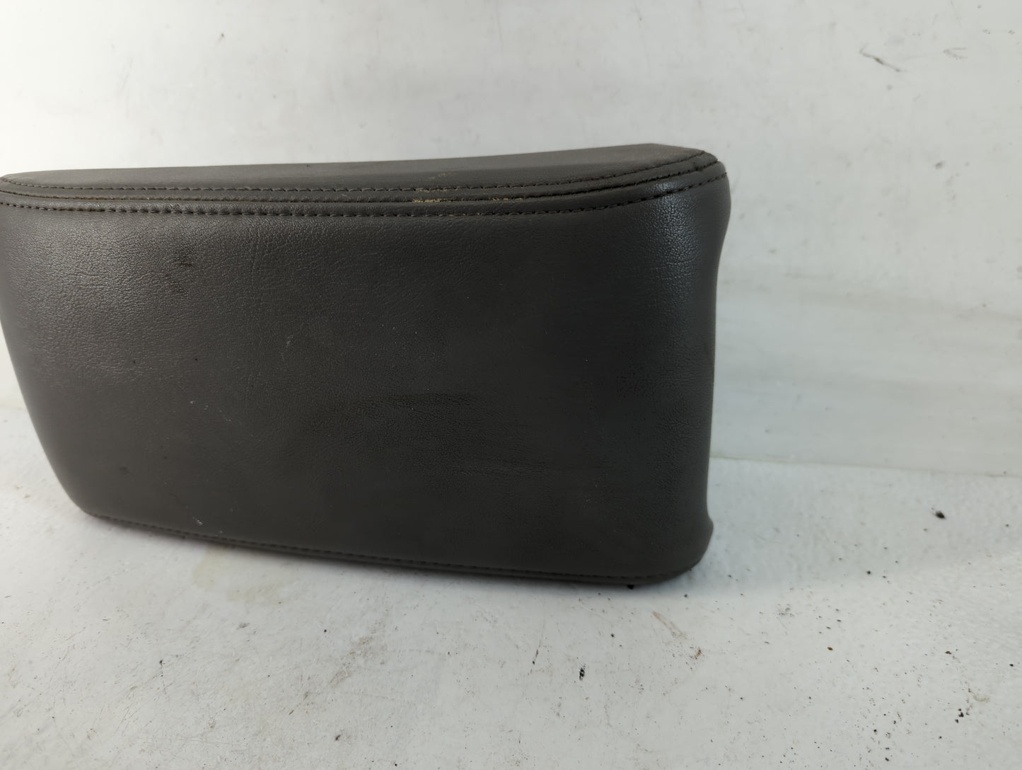 2010 Chevrolet Malibu Center Console Armrest Cover Lid Fits OEM Used Auto Parts - Oemusedautoparts1.com