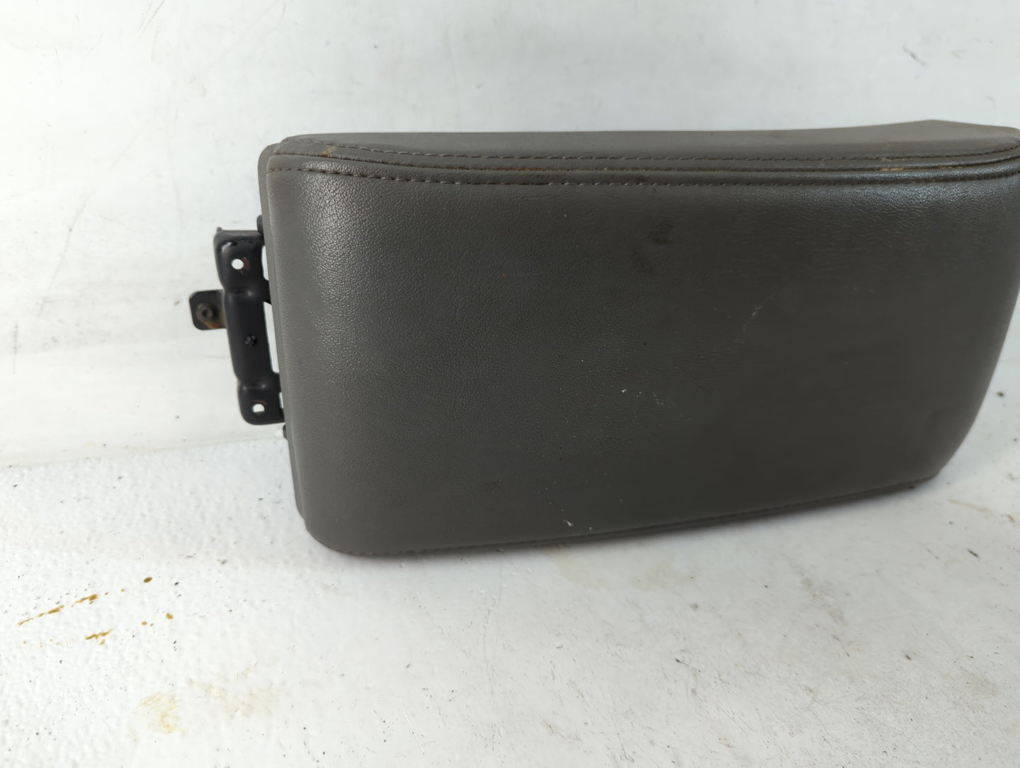 2010 Chevrolet Malibu Center Console Armrest Cover Lid Fits OEM Used Auto Parts - Oemusedautoparts1.com