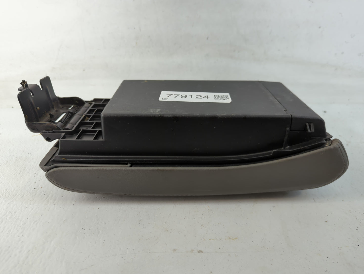 2010 Chevrolet Malibu Center Console Armrest Cover Lid Fits OEM Used Auto Parts - Oemusedautoparts1.com