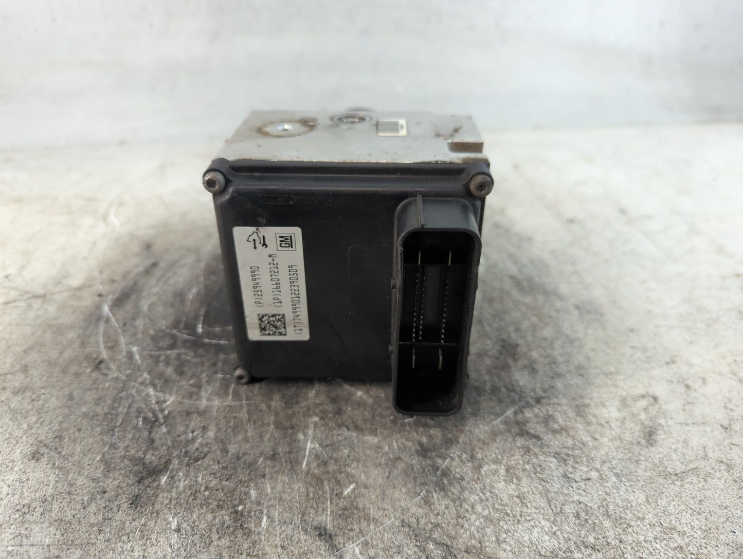 2010 Chevrolet Malibu ABS Pump Control Module Replacement P/N:25949990 Fits OEM Used Auto Parts - Oemusedautoparts1.com