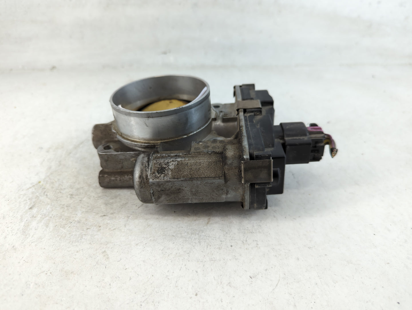 2008-2012 Chevrolet Malibu Throttle Body Fits Fits 2007 2008 2009 2010 2011 2012 2013 2014 OEM Used Auto Parts - Oemusedauto