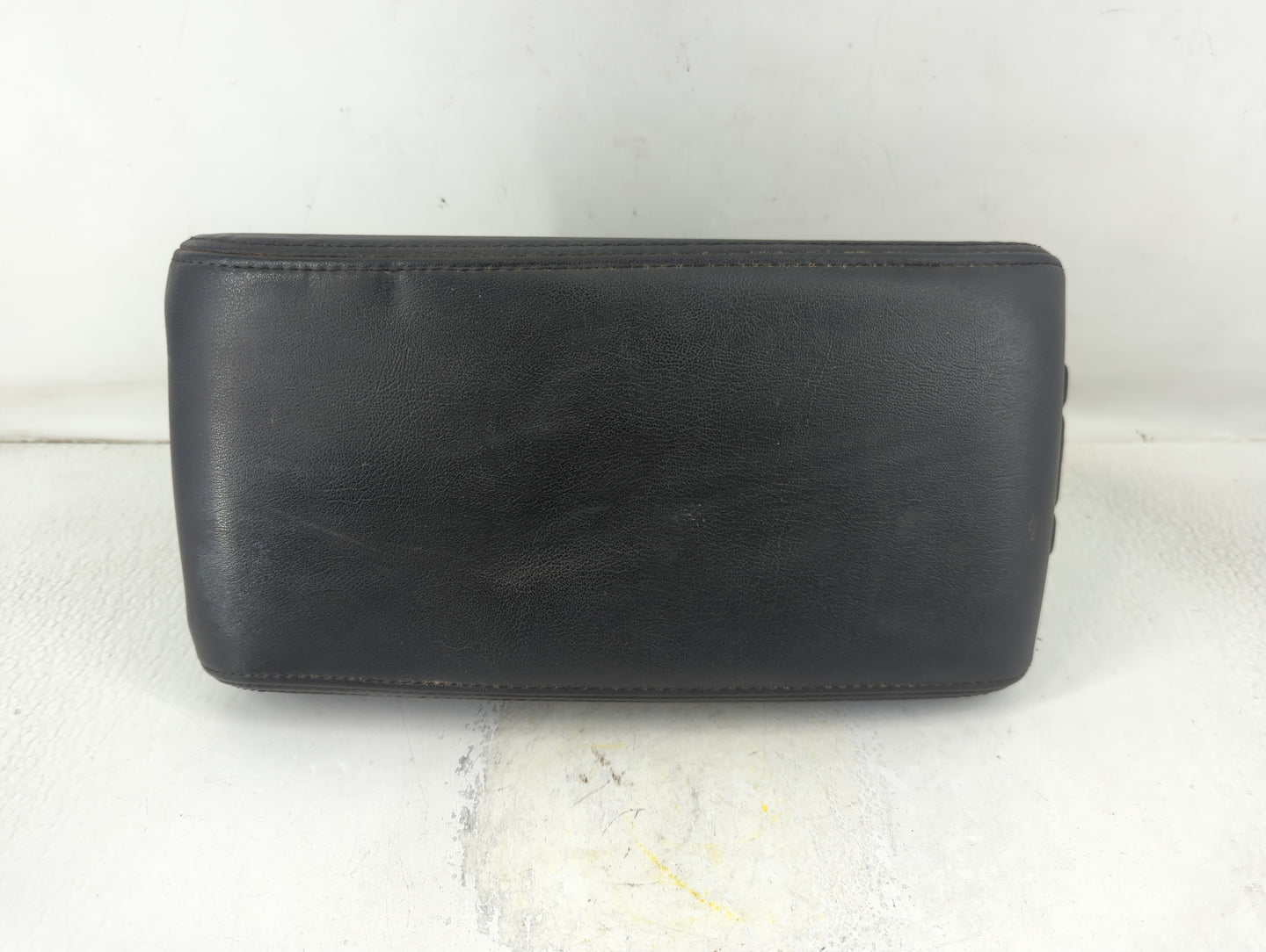 2010 Chevrolet Malibu Center Console Armrest Cover Lid P/N:1393615 Fits OEM Used Auto Parts - Oemusedautoparts1.com