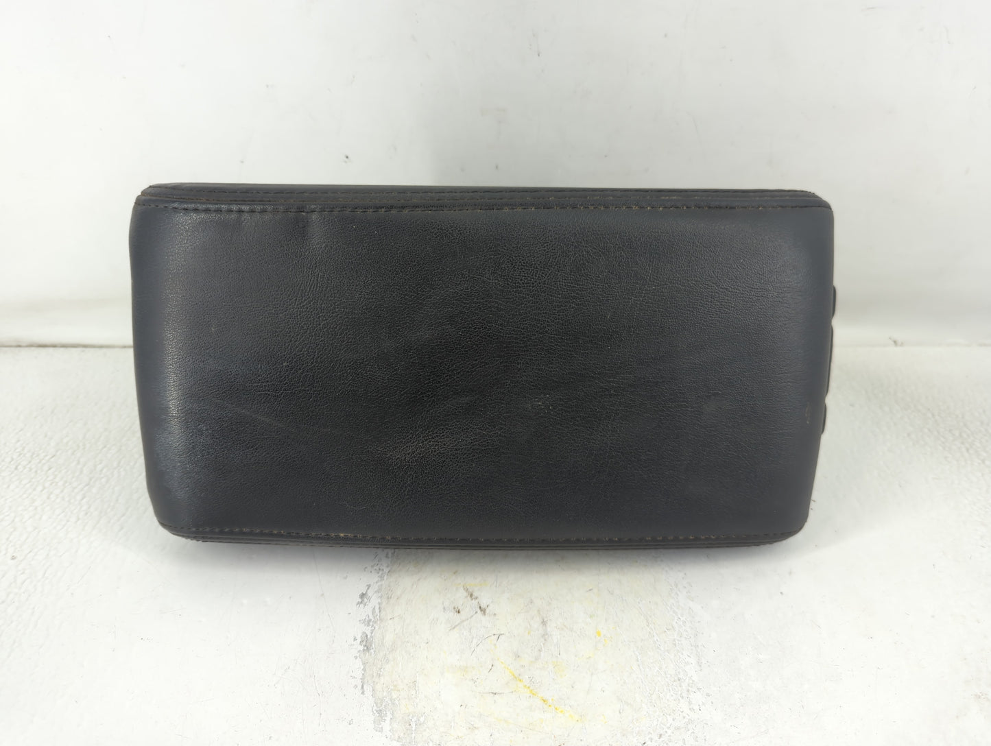 2010 Chevrolet Malibu Center Console Armrest Cover Lid P/N:1393615 Fits OEM Used Auto Parts - Oemusedautoparts1.com