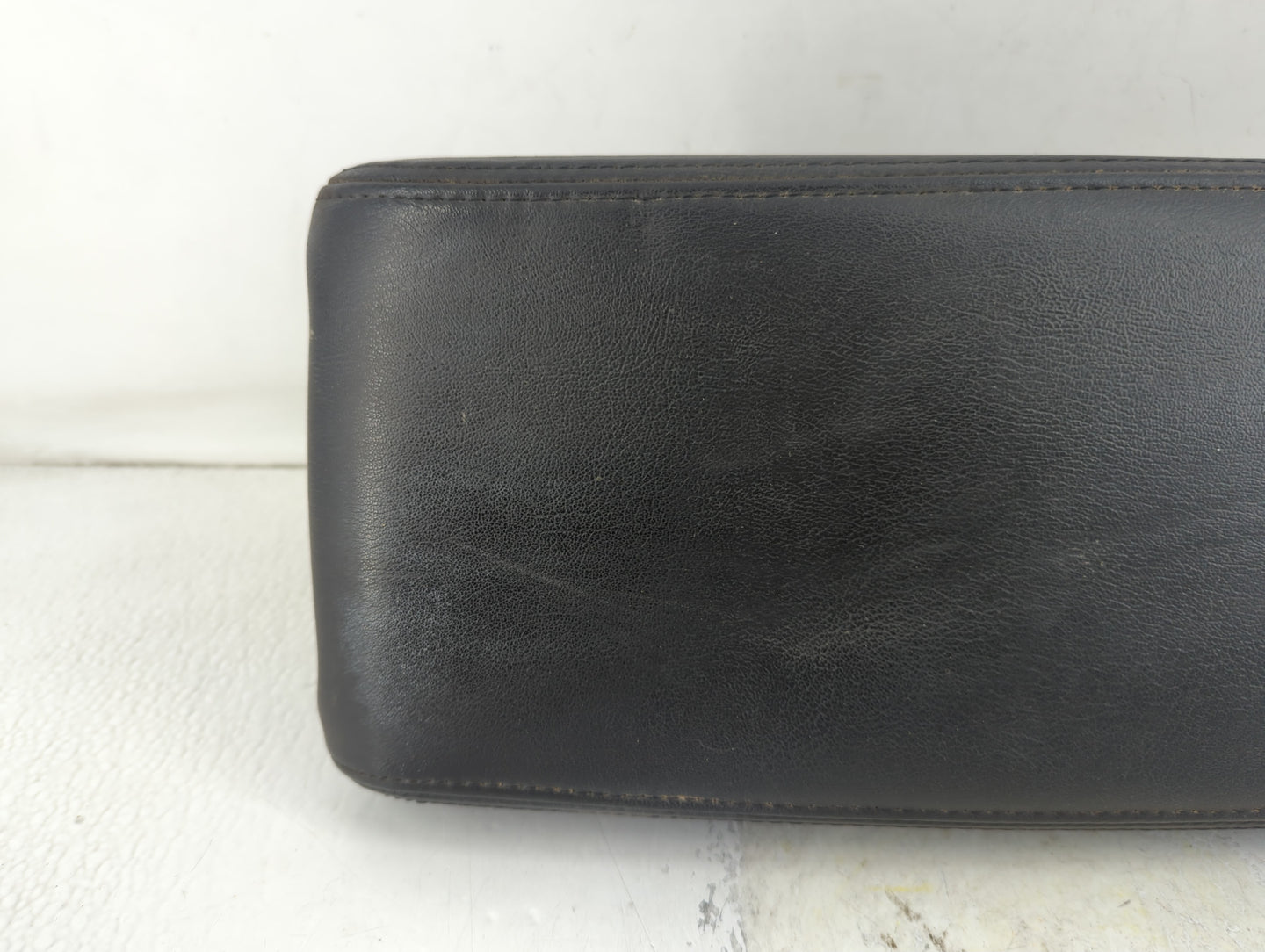 2010 Chevrolet Malibu Center Console Armrest Cover Lid P/N:1393615 Fits OEM Used Auto Parts - Oemusedautoparts1.com