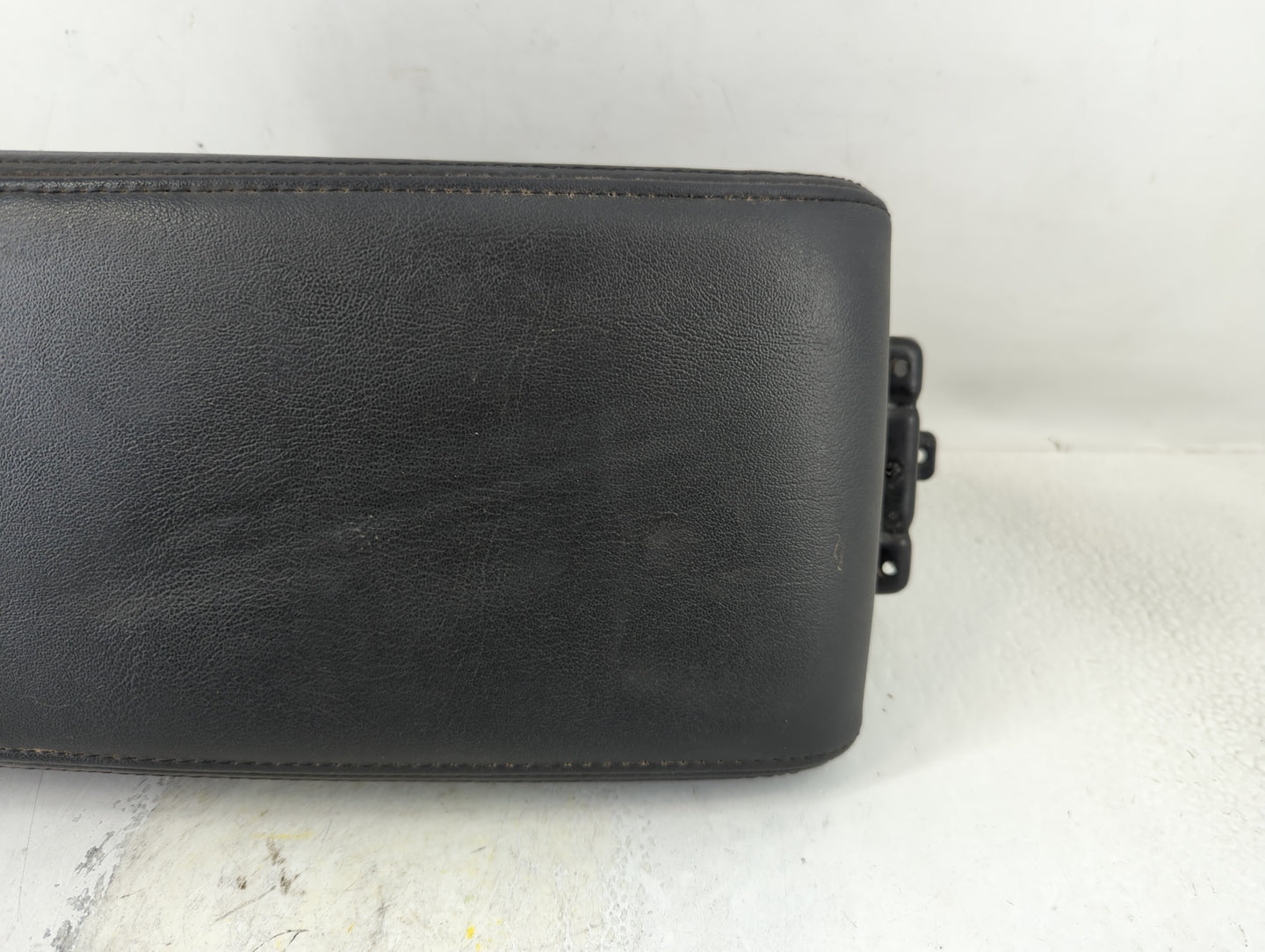 2010 Chevrolet Malibu Center Console Armrest Cover Lid P/N:1393615 Fits OEM Used Auto Parts - Oemusedautoparts1.com