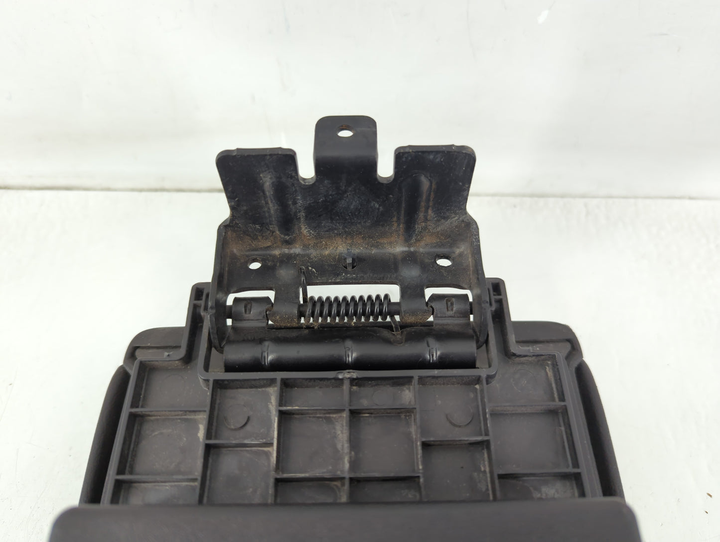 2010 Chevrolet Malibu Center Console Armrest Cover Lid P/N:1393615 Fits OEM Used Auto Parts - Oemusedautoparts1.com