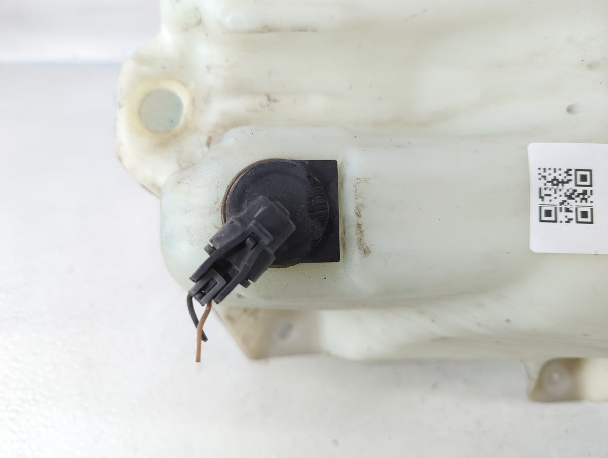 2007 Chevrolet Malibu Radiator Coolant Overflow Expansion Tank Bottle 818338 - Oemusedautoparts1.com