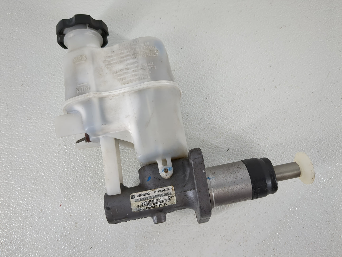 2008-2012 Chevrolet Malibu Brake Master Cylinder 864837 - Oemusedautoparts1.com