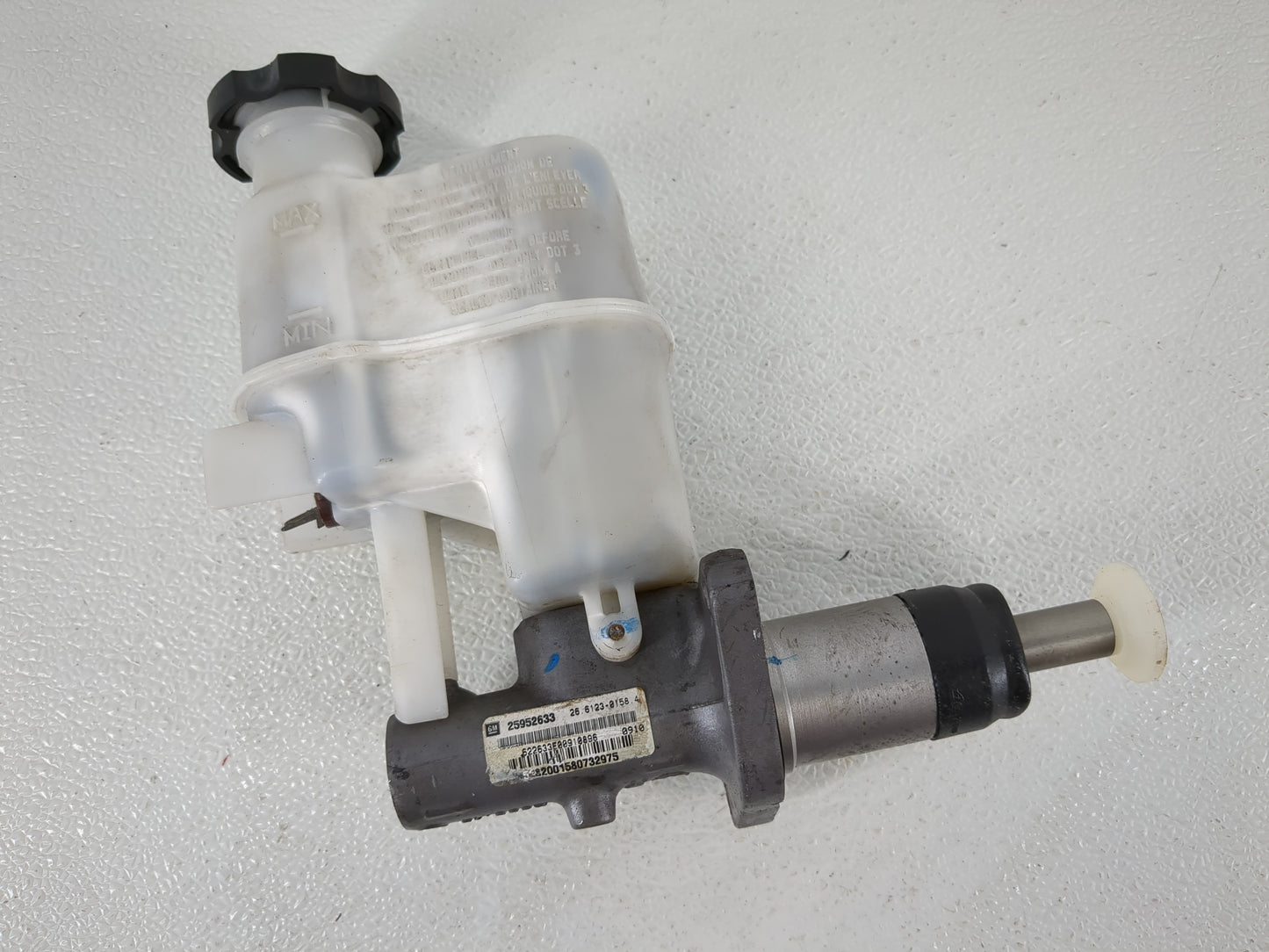 2008-2012 Chevrolet Malibu Brake Master Cylinder 864837 - Oemusedautoparts1.com