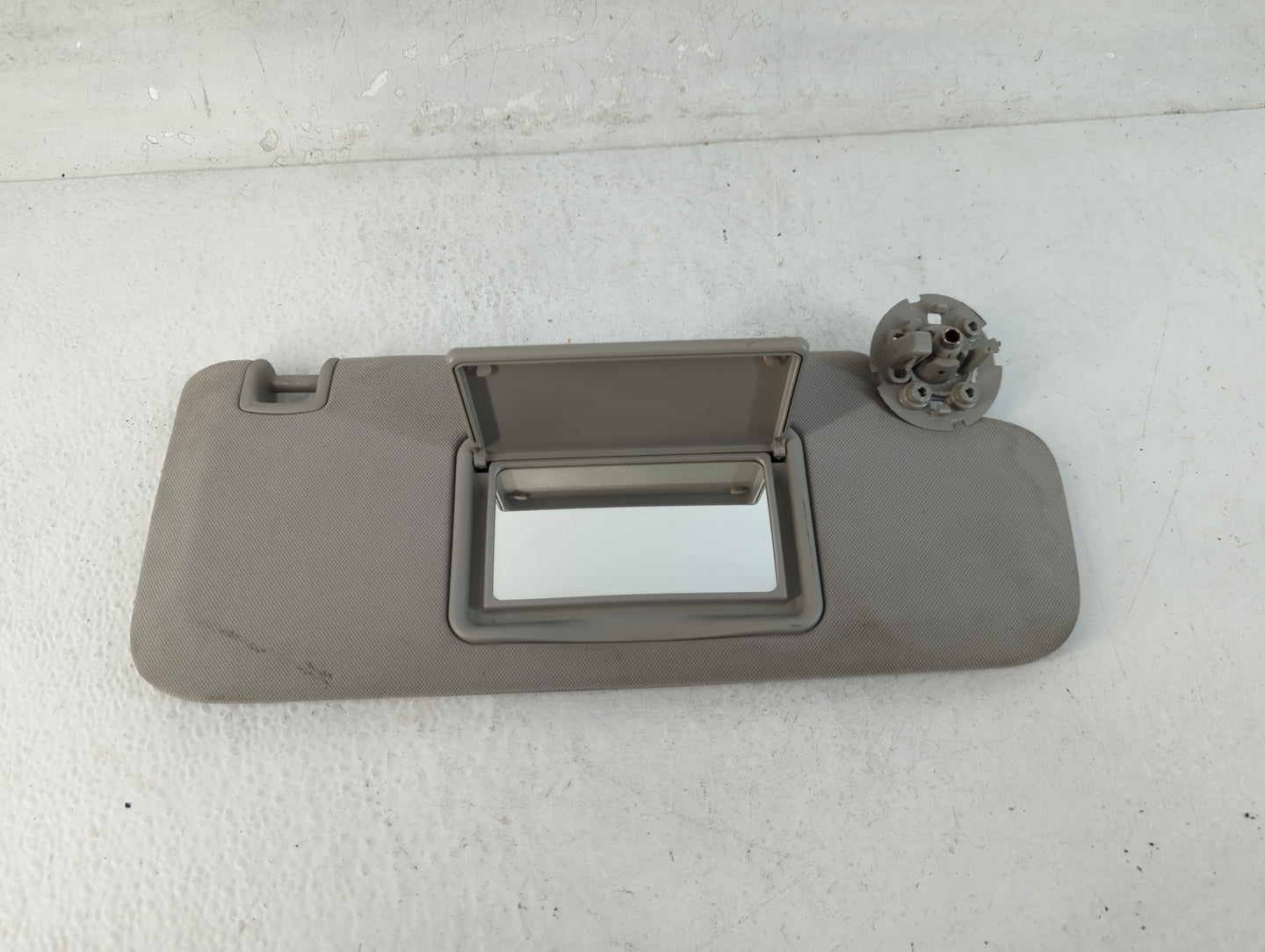 2004-2012 Chevrolet Malibu Sun Visor Shade Replacement Passenger Right Mirror Fits Fits 2004 2005 2008 2009 2010 2011 2012 O