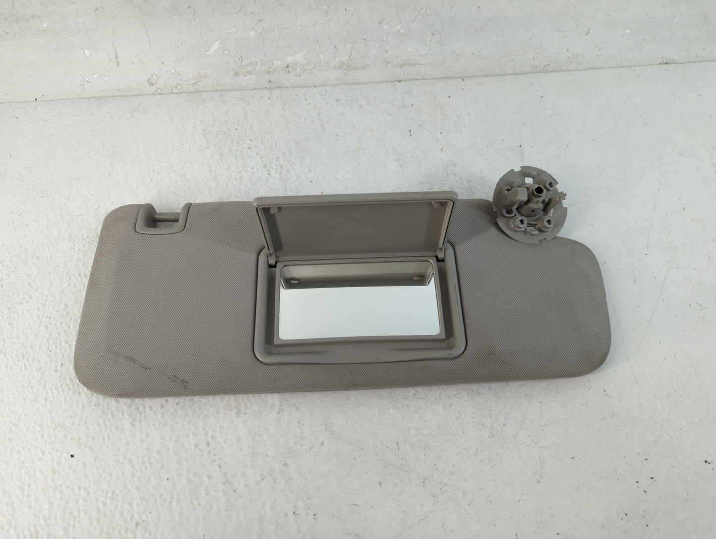 2004-2012 Chevrolet Malibu Sun Visor Shade Replacement Passenger Right Mirror Fits Fits 2004 2005 2008 2009 2010 2011 2012 O