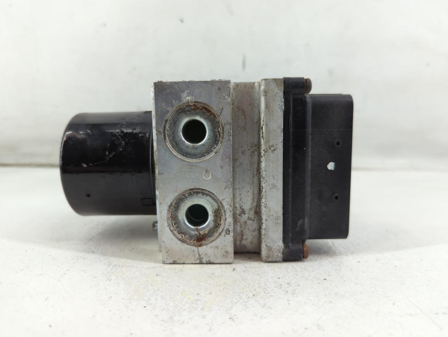 2010 Chevrolet Malibu ABS Pump Control Module Replacement Fits OEM Used Auto Parts - Oemusedautoparts1.com