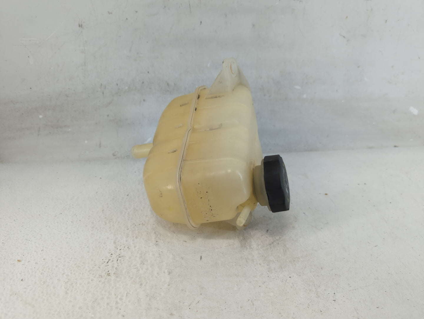 2007 Chevrolet Malibu Radiator Coolant Overflow Expansion Tank Bottle 891623 - Oemusedautoparts1.com