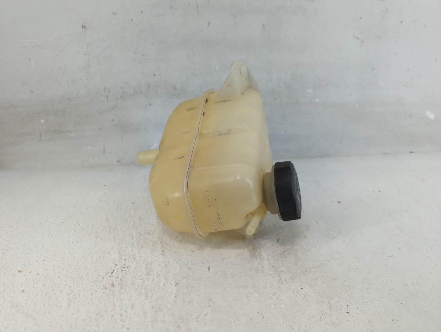 2007 Chevrolet Malibu Radiator Coolant Overflow Expansion Tank Bottle 891623 - Oemusedautoparts1.com