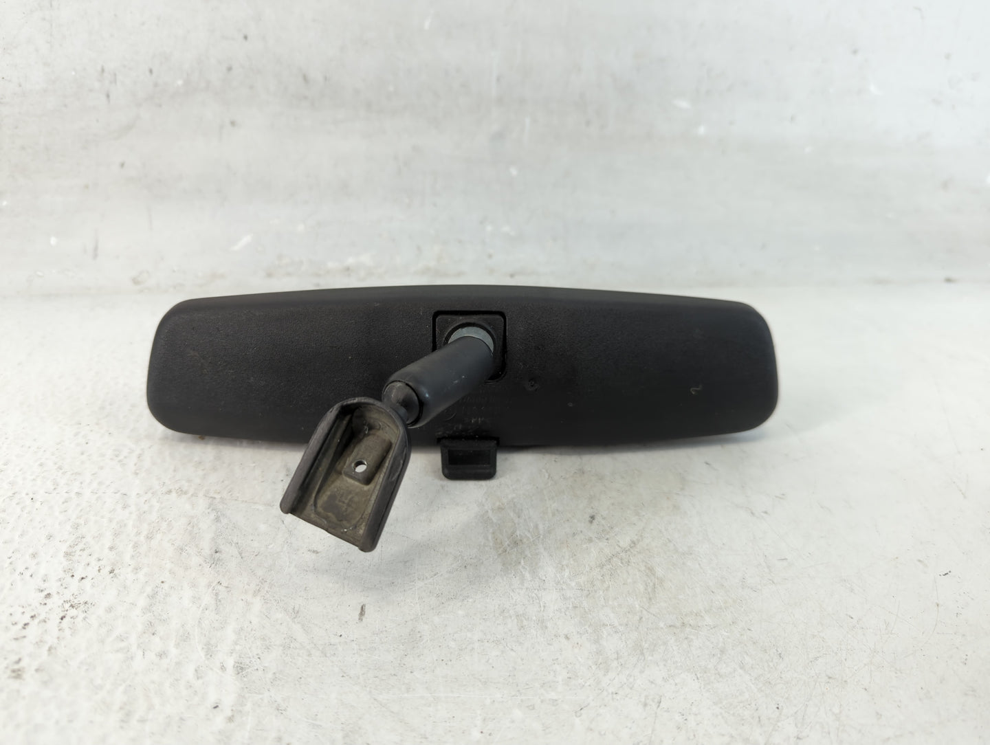 2010 Chevrolet Malibu Interior Rear View Mirror Replacement OEM P/N:IE8011083 Fits OEM Used Auto Parts - Oemusedautoparts1.c
