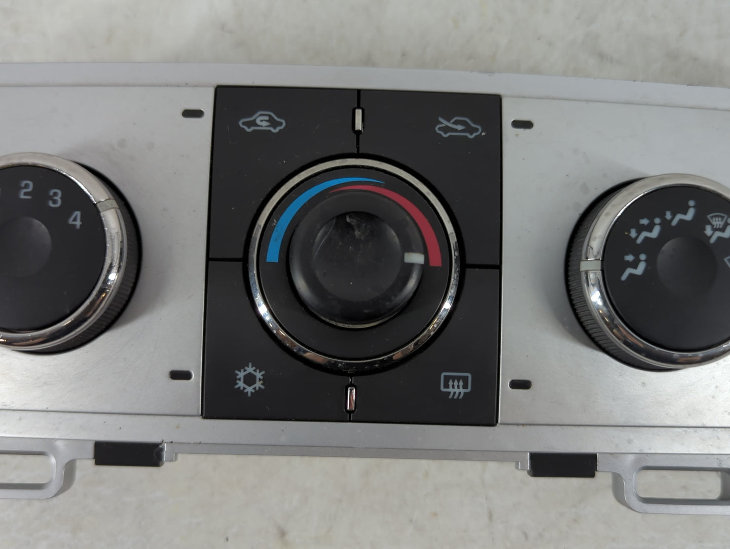 2010 Chevrolet Malibu Climate Control Module Temperature AC/Heater Replacement P/N:28251428 Fits OEM Used Auto Parts - Oemus