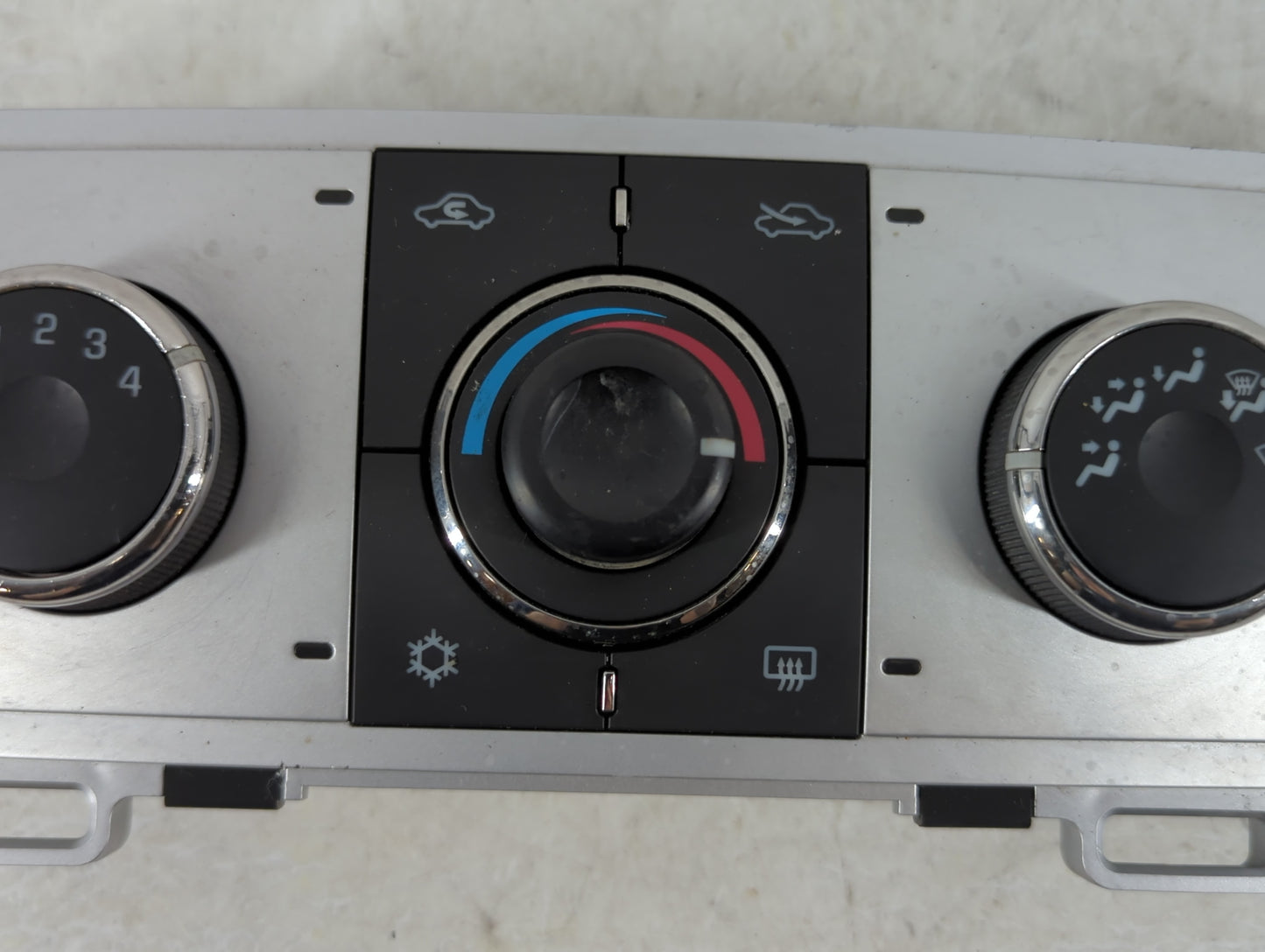 2010 Chevrolet Malibu Climate Control Module Temperature AC/Heater Replacement P/N:28251428 Fits OEM Used Auto Parts - Oemus